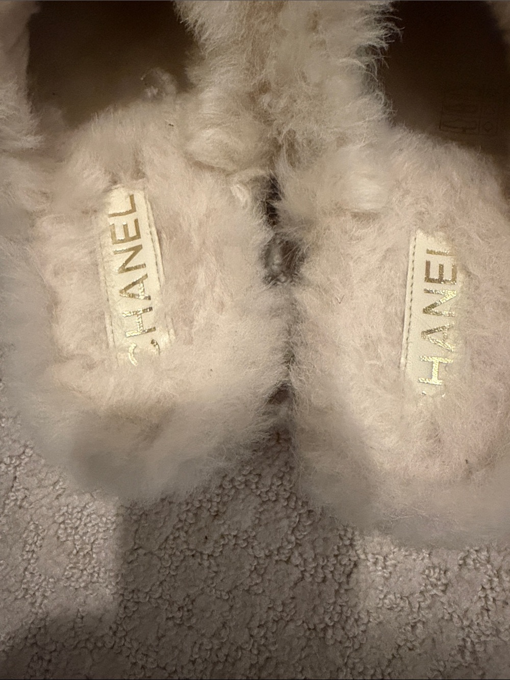 CHANEL Beige Suede Shearling Mules with Black Cap Toe - Picture 2 of 4